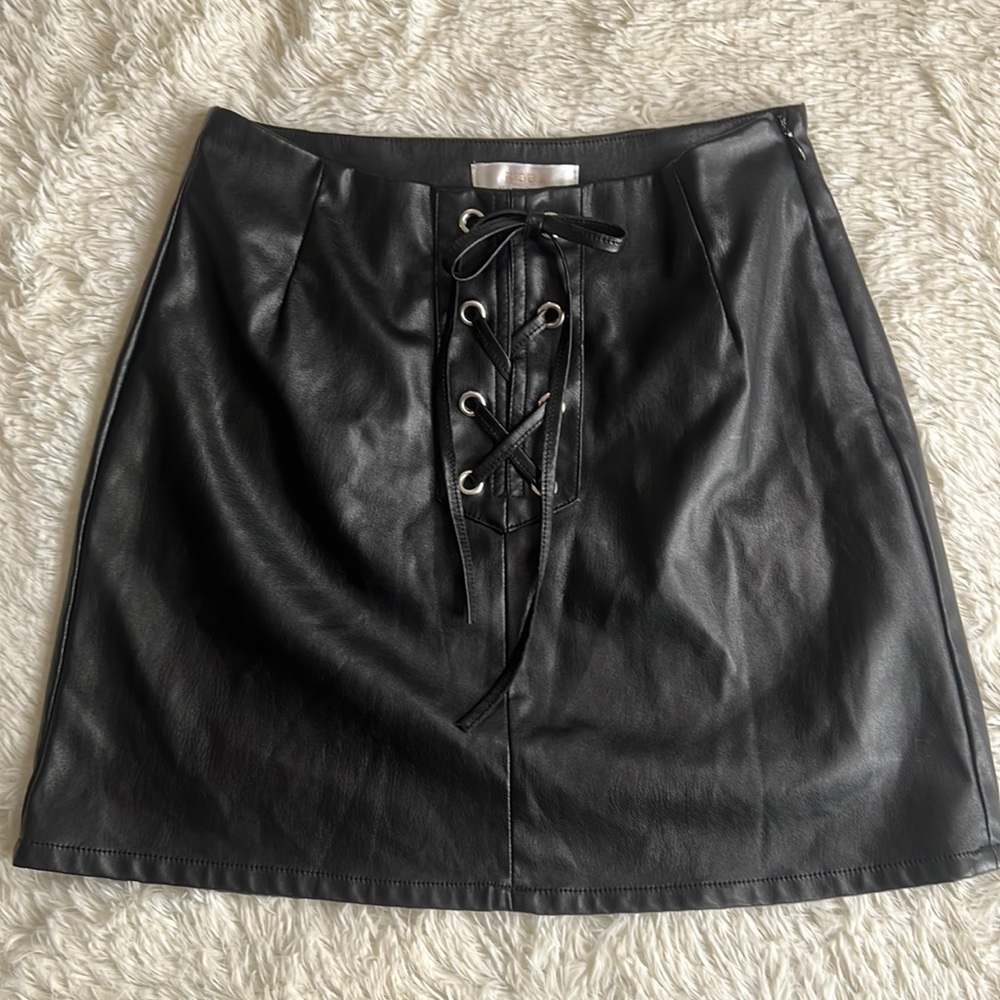 Forever 21 Pleather Mini Skirt Black